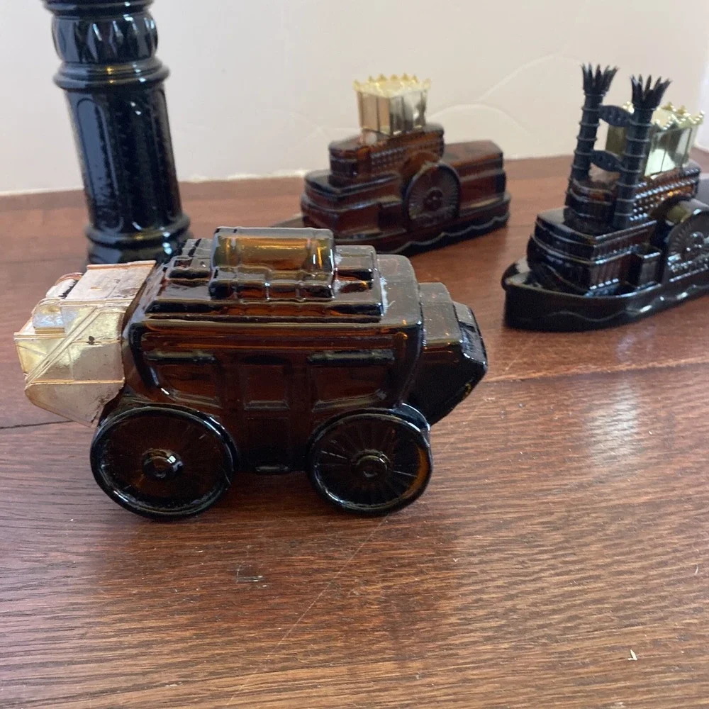 Vintage Avon cologne bottles, Lot Of 4, ‎ Water pump, 2 Steamboats, Stagecoach
